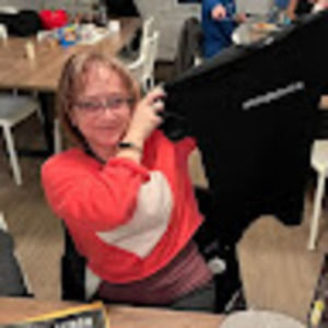 Meet your Posher, Elizabeth